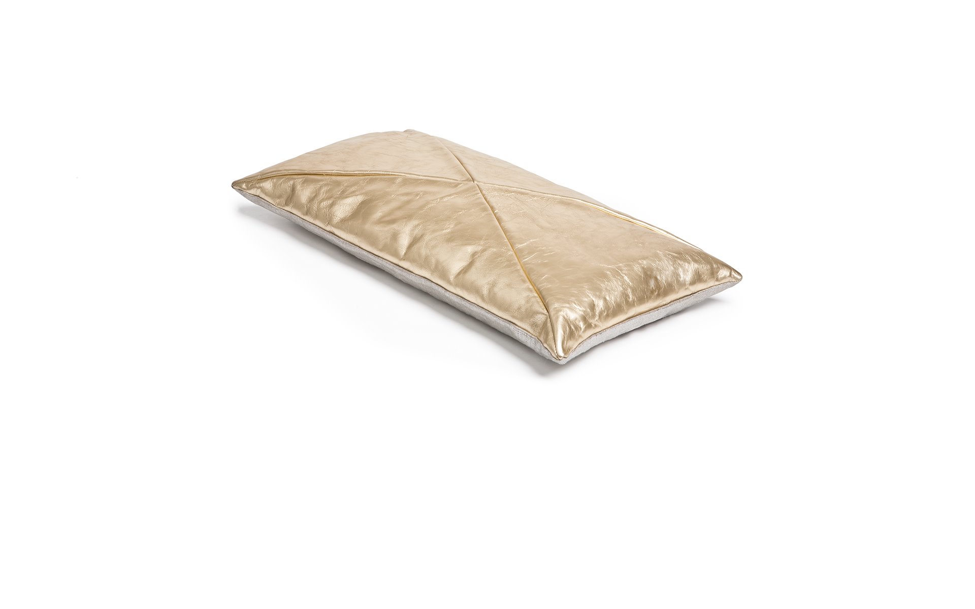 Mrs.Me cushion PLaza WhiteGold 1920x1200 sMALL
